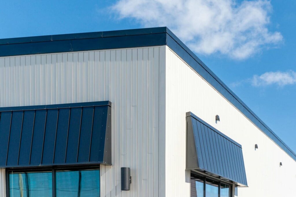 Choosing Durable Steel Garages and Workshops Options