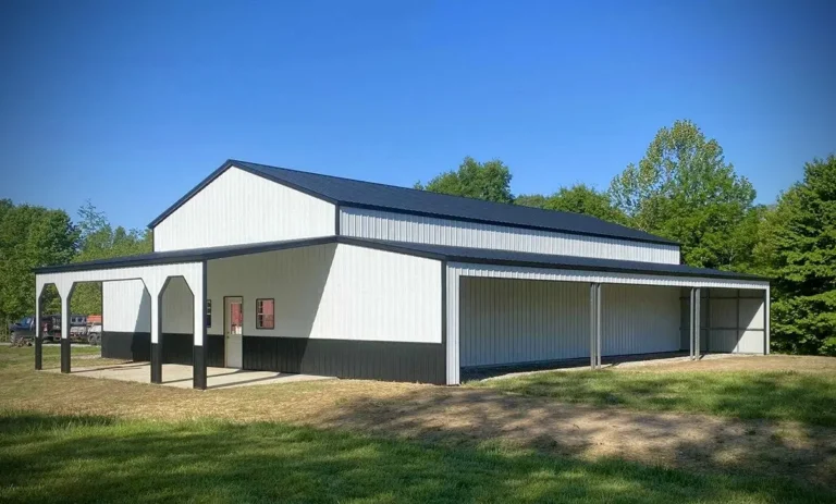 Agricultural metal building sheltering farm equipment